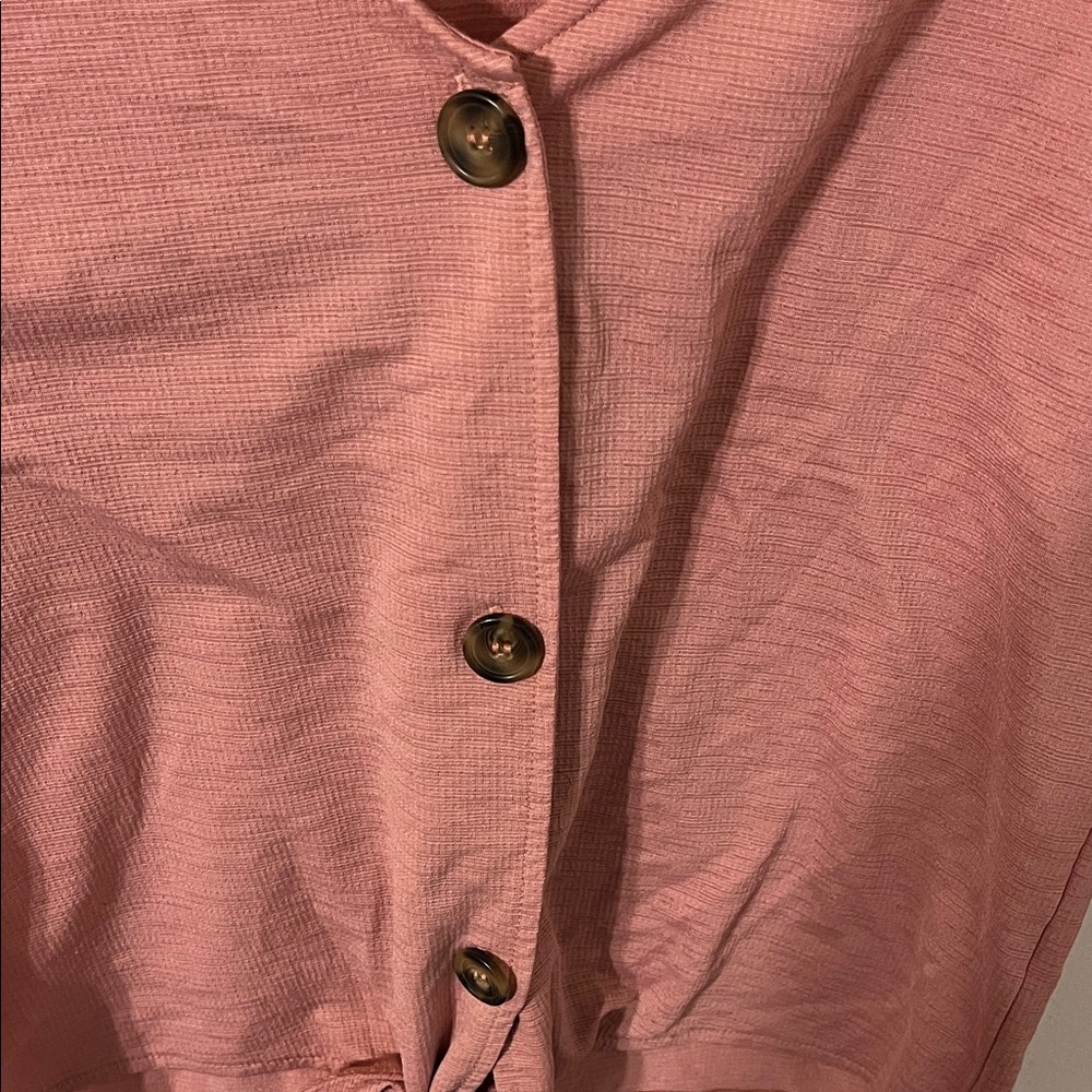 🛍️3/$10 Pink Cuffed Sleeve Crop Button Down - Picture 6 of 6